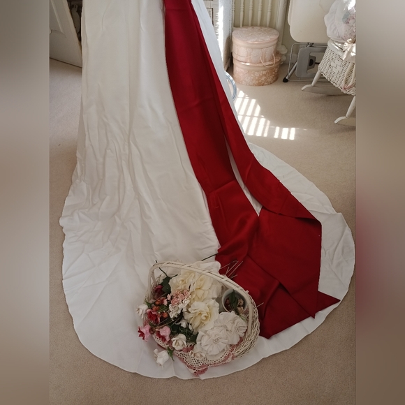 2005 TIMELESS A- LINE WEDDING GOWN! EUC!❤️ - Picture 13 of 16